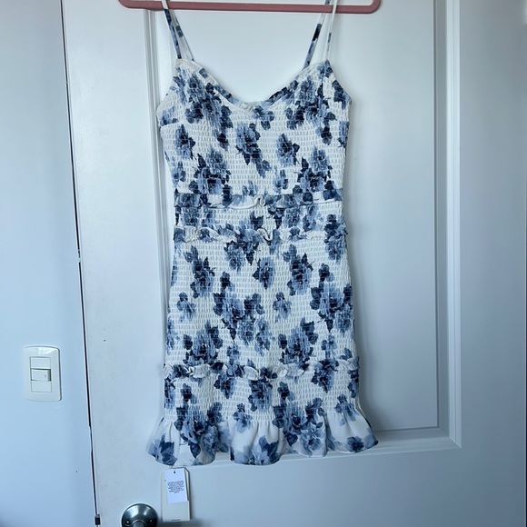 BRAND NEW Abercrombie & Fitch Blue White Floral Dress Size Medium - Picture 1 of 5